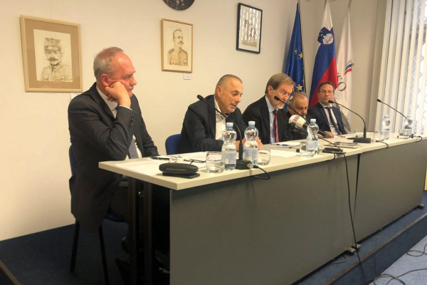 Omalovaževanje osamosvojitve in poveličevanje nekdanjega sistema
